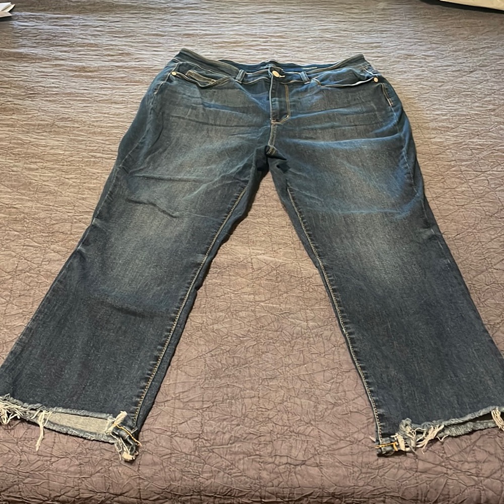 Dark Blue Women's Cropped Frayed Hem Jeans